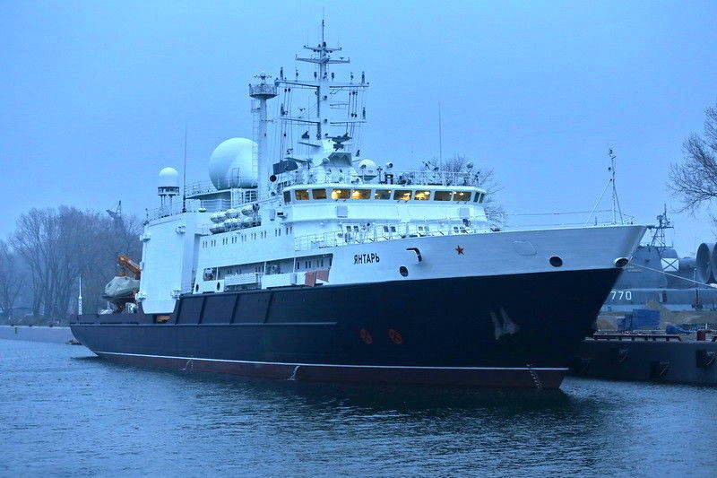 Yantar船はバルト海で国家試験を受けています