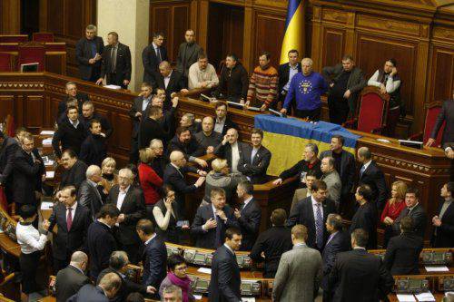 Verkhovna Rada của Ukraine chuẩn bị tổ chức bầu cử ở Crimea