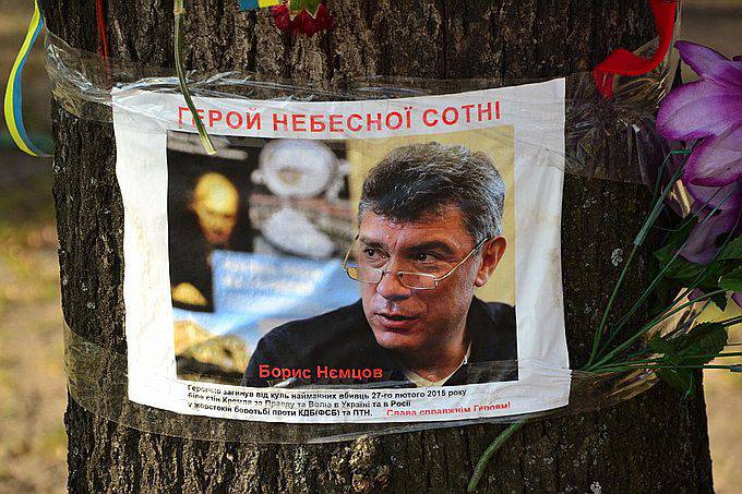 В Киеве Немцова внесли в список "небесной сотни"
