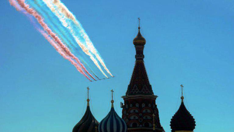 美国记者：抵制美国及其在莫斯科胜利日庆祝活动的“同路人” - 对历史的嘲弄