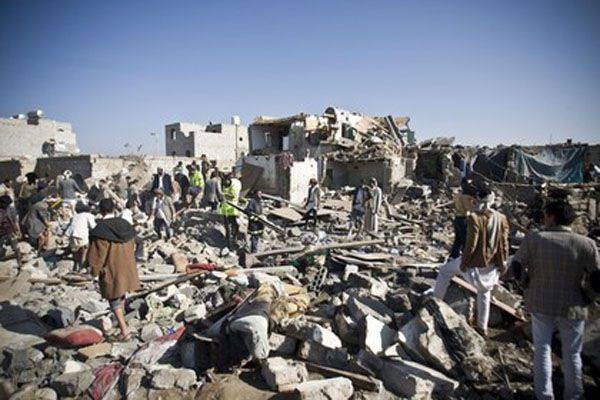 Yemeni rebels shot down a Saudi military aircraft and artillery to the border with Saudi Arabia