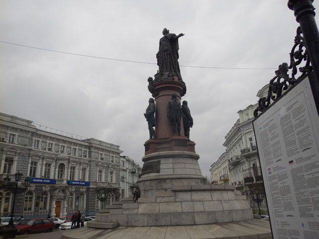 La corte di Odessa ha vietato la demolizione di un monumento a Caterina II