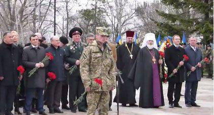 В Николаеве "героя АТО" встретили криками "Фашист!" и "Позор!"