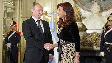Christina Kirchner Moszkvába érkezik, hogy megerősítse kapcsolatait Oroszországgal ("La Nacion Argentina", Argentína)