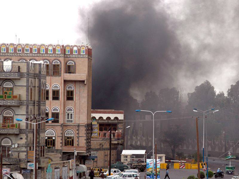 Tại Yemen, tòa nhà của cơ quan đại diện ngoại giao của Liên bang Nga bị hư hại. Moscow bắt đầu hoạt động sơ tán công dân của mình