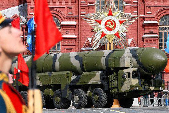 イギリスのメディアは「プーチンは核戦争でヨーロッパを脅かす」と言う