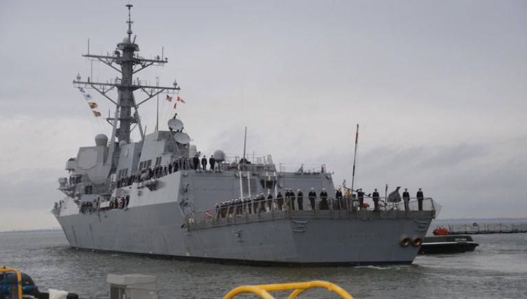Американский эсминец принял участие в совместных учениях в Чёрном море