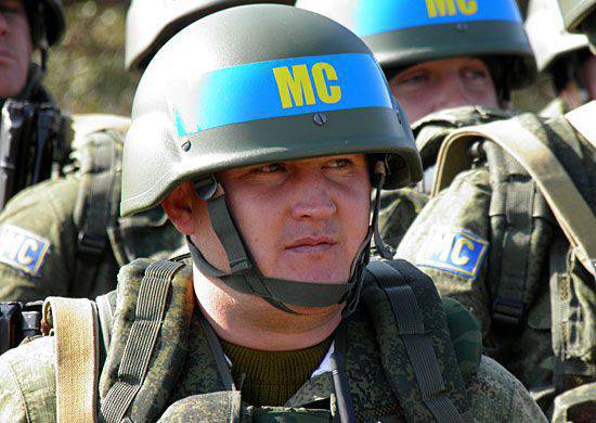 자민당 총재는 세르게이 쇼이 (Sergei Shoigu)가 돈 바스 (Donbass)의 러시아 평화 유지군에 입국 할 것을 제안했다.