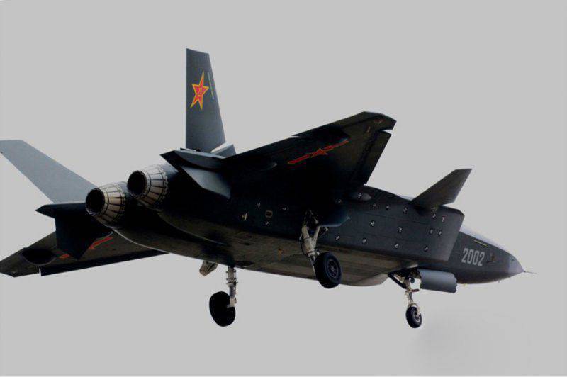 В Китае проводится очередная серия испытаний прототипов истребителей нового поколения J-20 Chengdu