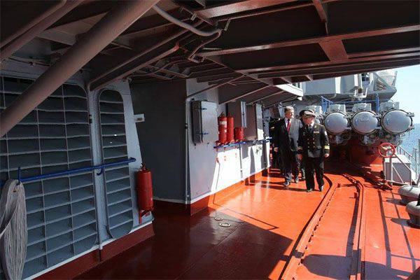 Porochenko à Odessa a annoncé un "projet pilote pour relancer la marine ukrainienne"