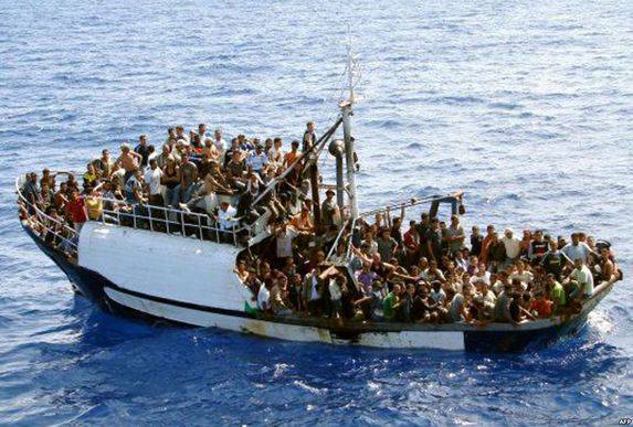 유럽으로가는 도중에 수백명의 아프리카 난민들이 죽어 가고 있습니다.
