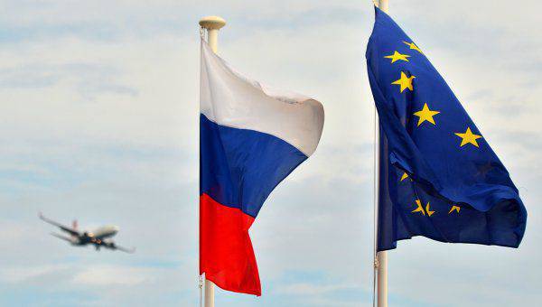 유럽 ​​인민당 : 러시아에 대한 억지력 정책이 전쟁 준비