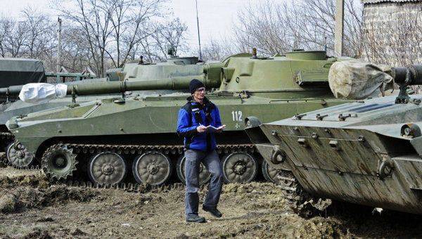 OSZE: Schwere Waffen bei der 9-Parade im Mai in der DVR und der LPR werden die Minsker Abkommen verletzen