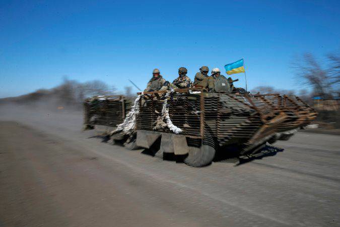 अमेरिकी पत्रकार: पूर्वी यूक्रेन में कोई रूसी सेना नहीं है - जब तक कि रूसी संघ के पास अदृश्य सेना नहीं है