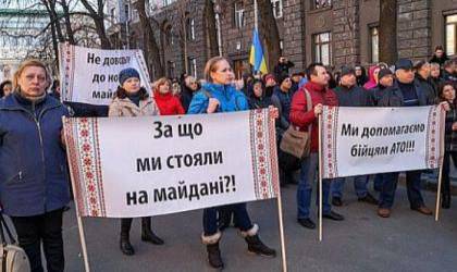 Украина: война и кризис как средство обогащения олигархов
