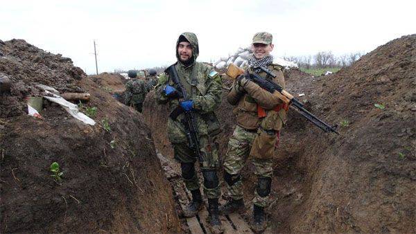 유로 일관성 : 브뤼셀은 키예프에게 민스크 협약을 준수 할 것을 촉구하고 우크라이나에 무기를 공급한다.