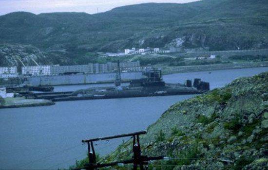 在俄罗斯联邦北方舰队的一个潜艇部队的基地上进行反破坏演习