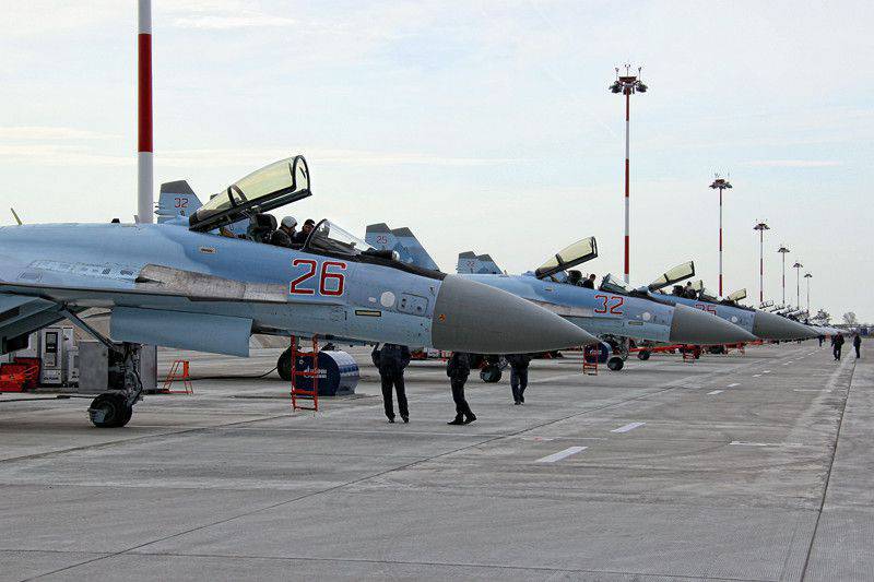 En el centro de aviación de Lipetsk de nuevo en plena actividad - otro entrenamiento para el desfile de la victoria