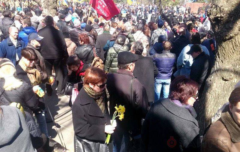 Одесса организовала Порошенко неласковую встречу в день 71-й годовщины освобождения города от гитлеровцев