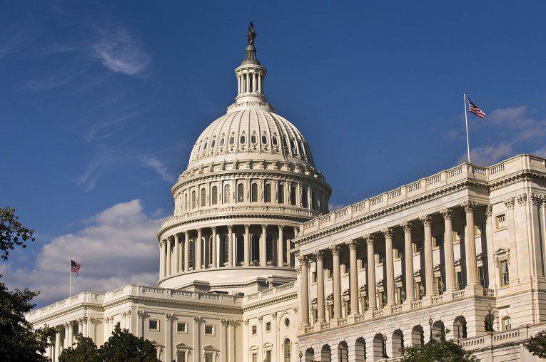 Medien: Washington gerät unter Druck des Senats immer mehr in den "ukrainischen Sumpf"