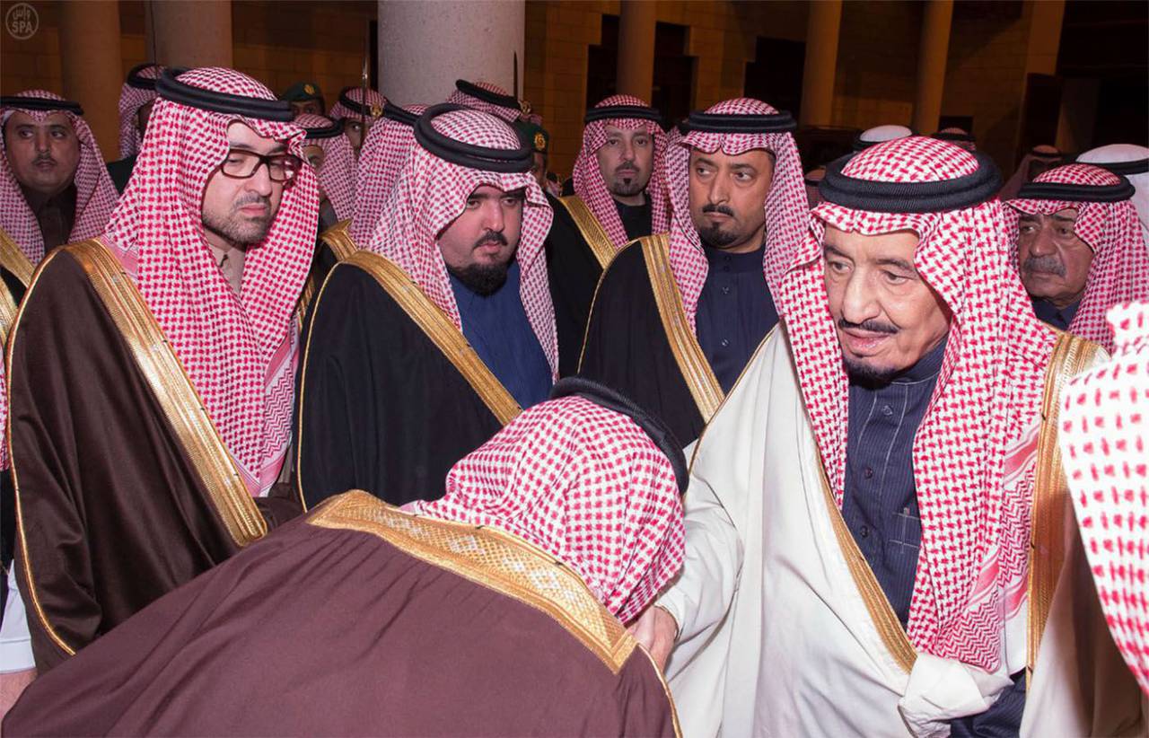 Улемы в Саудовской Аравии. Разговор с арабом. Приветствие в Саудовской Аравии. Арабы Саудовской Аравии.