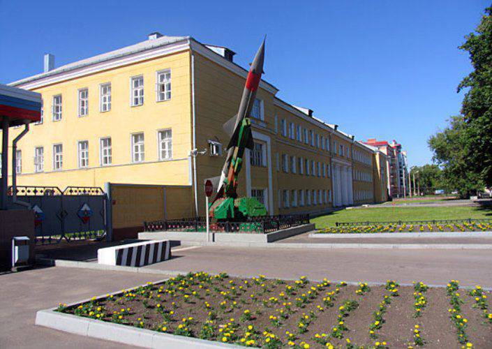 Правительство РФ восстанавливает военные училища