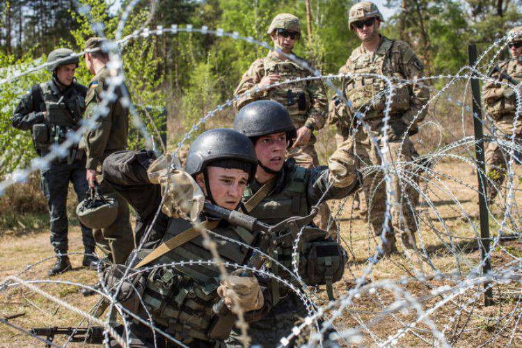 Yhdysvaltain kouluttajat: Ukrainan armeija ei tiedä mitään, mutta haluamme heidän näyttävän "pieniltä vihreiltä miehiltä"