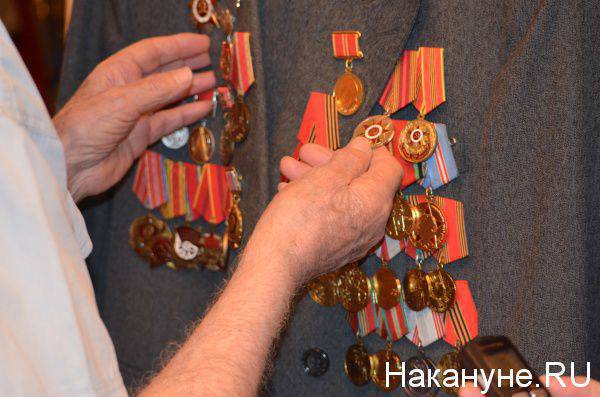 "Говорят, мы воевать не умели, но немца, который воевать умел - победили" "Говорят, мы воевать не умели, но немца, который воевать умел - победили"