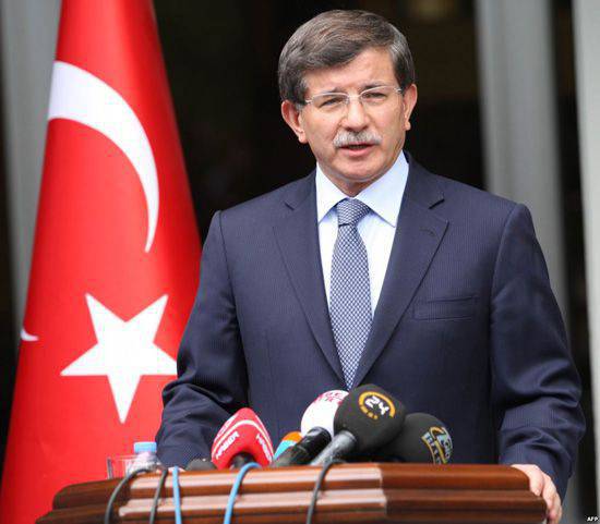 Turecký premiér označil znovusjednocení Krymu s Ruskem za „nezákonnou anexi“ a Krymské země za „utrpení“