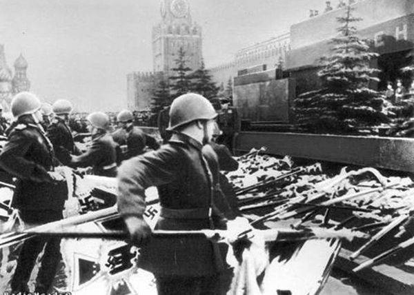 "Сталин поставил правильную цель – люди воевали за свою землю, а не за дачные участки чиновников" "Сталин поставил правильную цель – люди воевали за свою землю, а не за дачные участки чиновников"