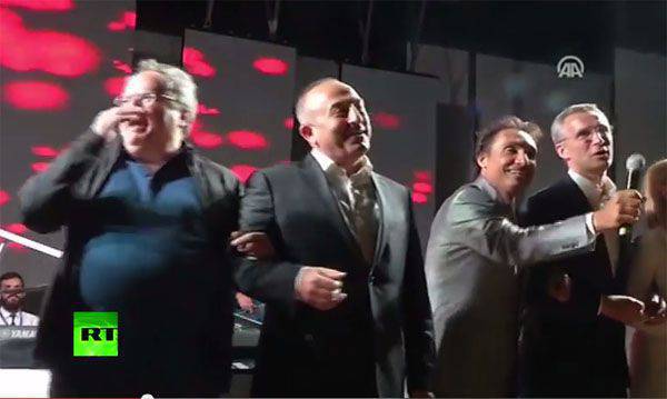 Хор НАТО. Это надо видеть...