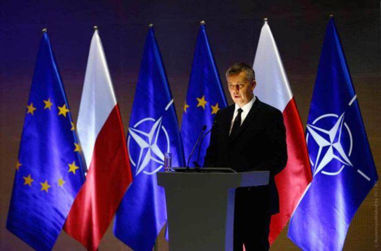 폴란드 국방부 : 국가는 "미국 군사 활동의 축"이 될 준비가되었습니다
