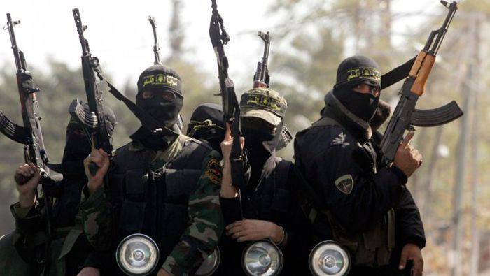 Милитанти Исламске државе успели су да пробију линију одбране у области Рамади