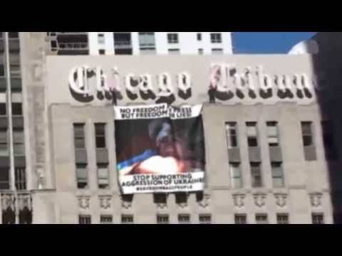 Banner zur Unterstützung von Donbass erschien auf dem Gebäude der amerikanischen Zeitung Chicago Tribune