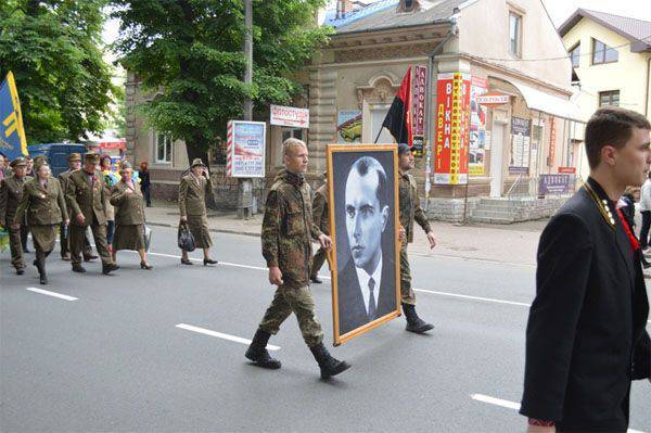 Natsit marssivat Poltavassa ja Ivano-Frankivskissa