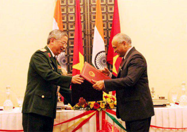 Индия и Вьетнам намерены развивать сотрудничество в оборонной сфере