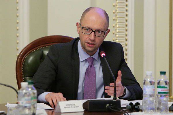 Yatsenyuk는 푸틴이 우크라이나의 경제적 폭동에 영감을 불어 넣는다 고 말했다.