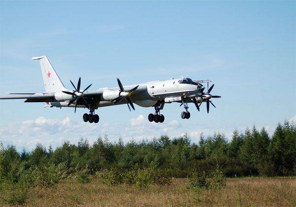 Дальние противолодочные самолёты Ту-142 ТОФ отработали дозаправку в воздухе