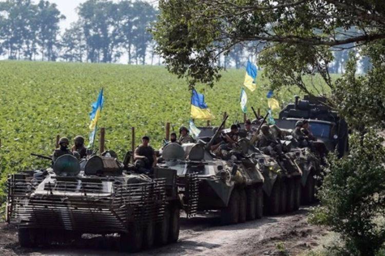 횡단 외무부 : 우크라이나는 군대를 공화국 국경으로 이동시킨다.