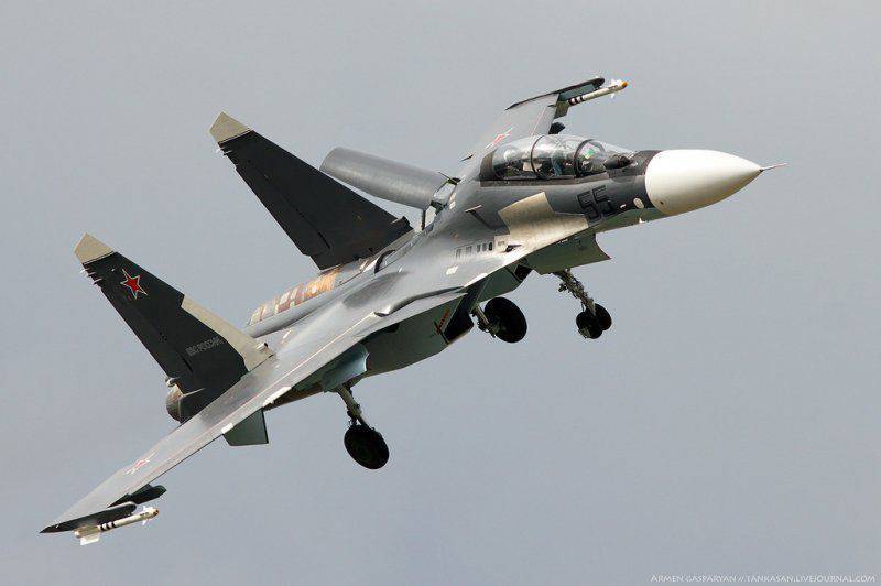 Tres Su-30CM se mudaron a Sakhalin