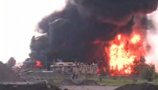 Kiev bölgesindeki tank çiftliğinde patlama ve yangın