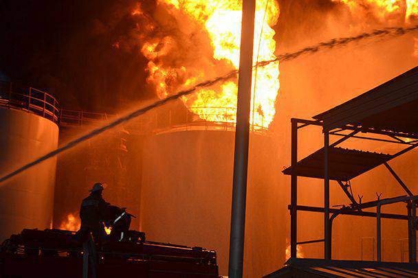 Cháy kho dầu gần Kyiv có thể lan sang các cơ sở quân sự