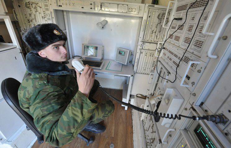 Nelle regioni di Bashkiria, Orenburg e Samara, i segnalatori militari furono sollevati per allarme