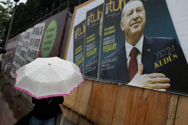 Erdogan의 실패 또는 "결국 여왕이 책임이 있습니다"