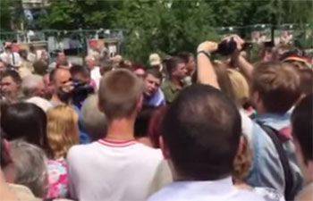 Митинги случаются и в Донецке...