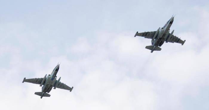 দক্ষিণ সামরিক জেলার ক্রাসনোদর বিমান ঘাঁটির Su-25SM আক্রমণ বিমানকে সতর্ক করা হয়েছিল
