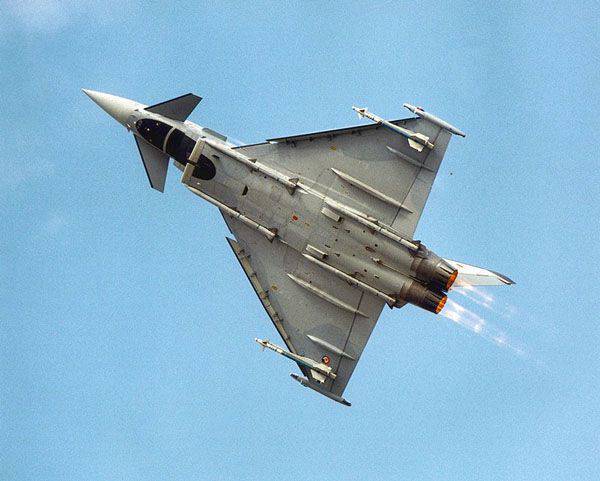 Ministero della Difesa britannico: i caccia del Typhoon tre volte al giorno si alzavano per intercettare l'aereo russo "non identificato"