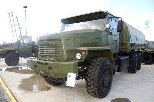 Uusin sotilasajoneuvo Ural-63704-0010 "Tornado-U"