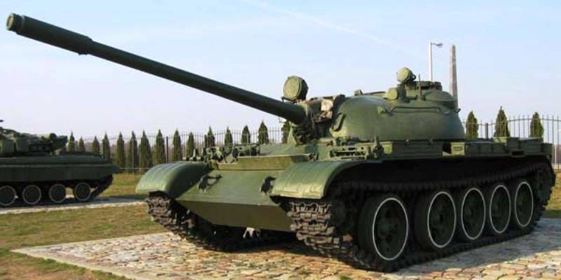 Amerikkalainen painos: Itä-Euroopassa voi laillisesti ostaa Neuvostoliiton tankin pelkillä penneillä