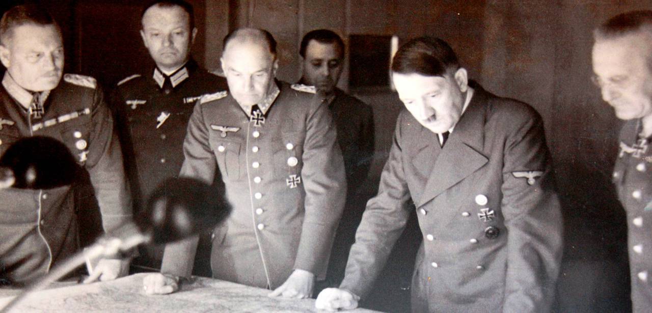 Нападение сталина на германию. План Барбаросса подпись Гитлера. План Гитлера.